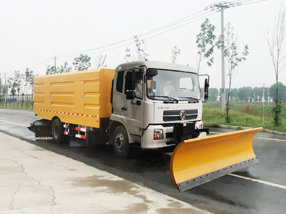 東風(fēng)天錦除冰除雪車(chē)