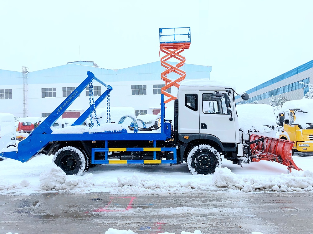 東風T3擺臂垃圾車帶推雪鏟設(shè)備