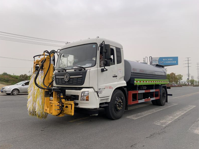 東風(fēng)天錦城市護欄清洗車