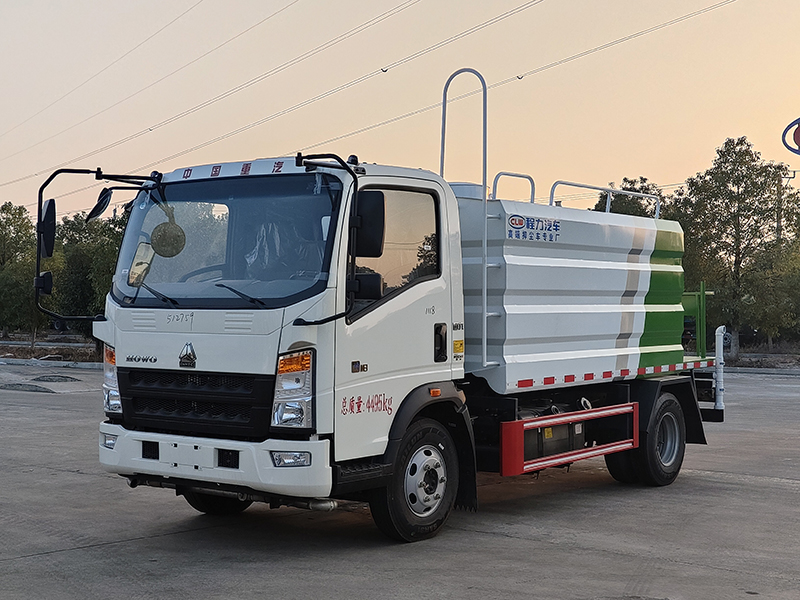 重汽藍牌7方抑塵車140馬力-藍牌