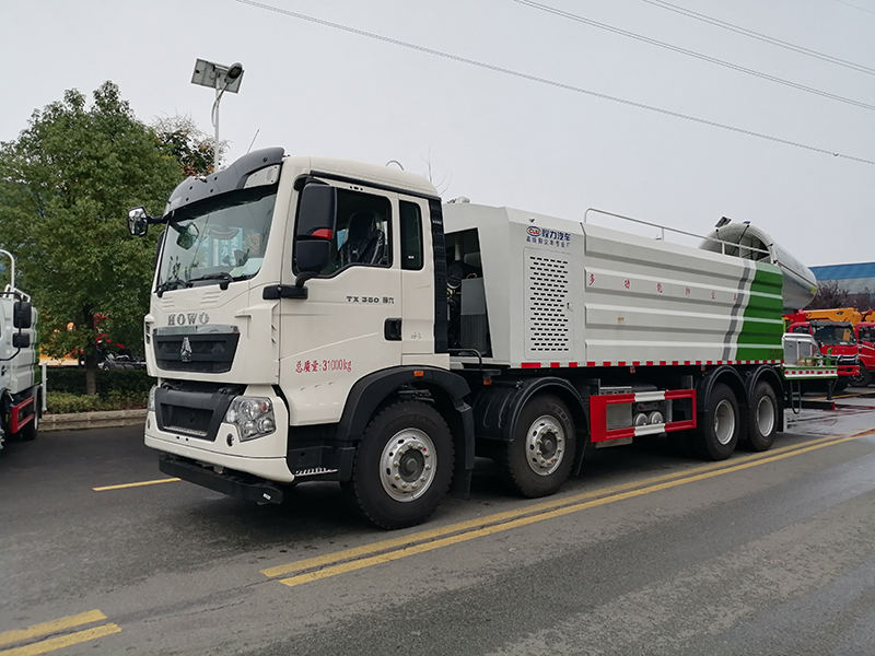 重汽豪沃前四后八抑塵車